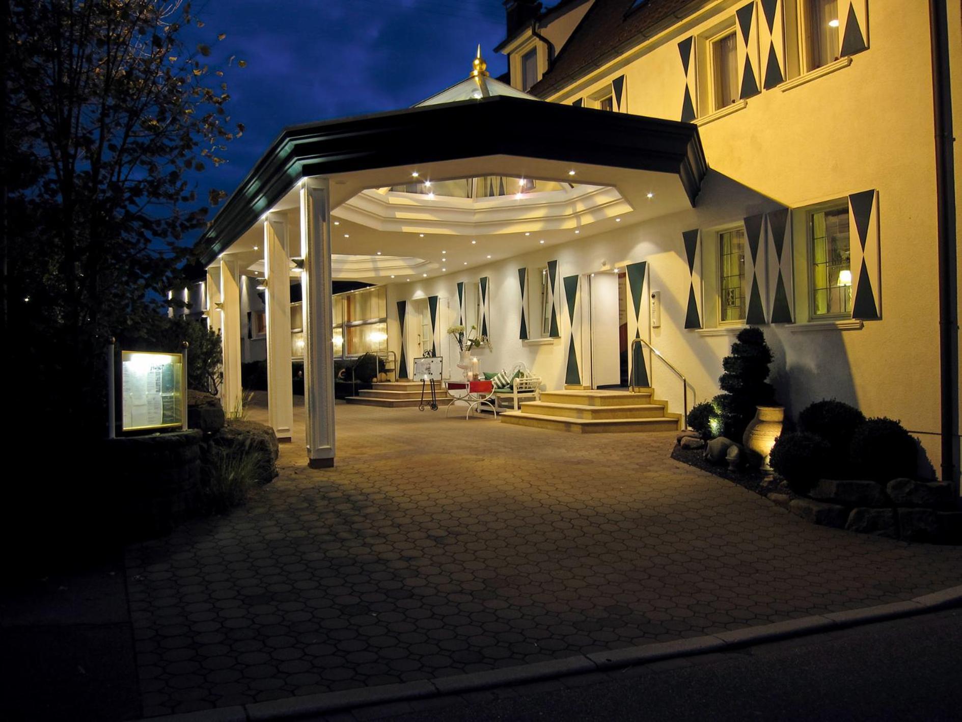Hotel-Restaurant Arneggers Adler Tiefenbronn Eksteriør billede