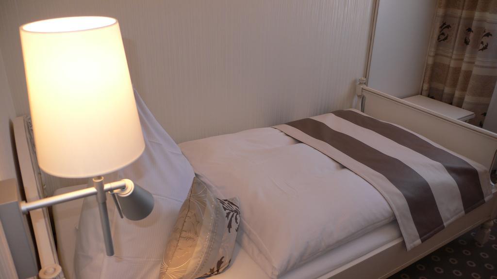 Hotel-Restaurant Arneggers Adler Tiefenbronn Eksteriør billede
