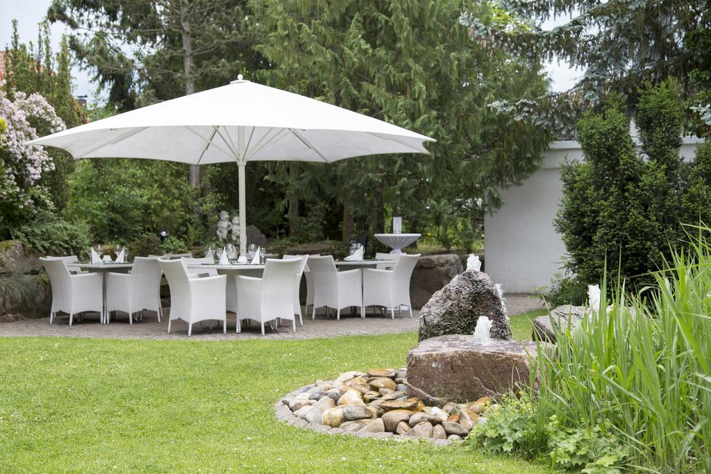 Hotel-Restaurant Arneggers Adler Tiefenbronn Eksteriør billede