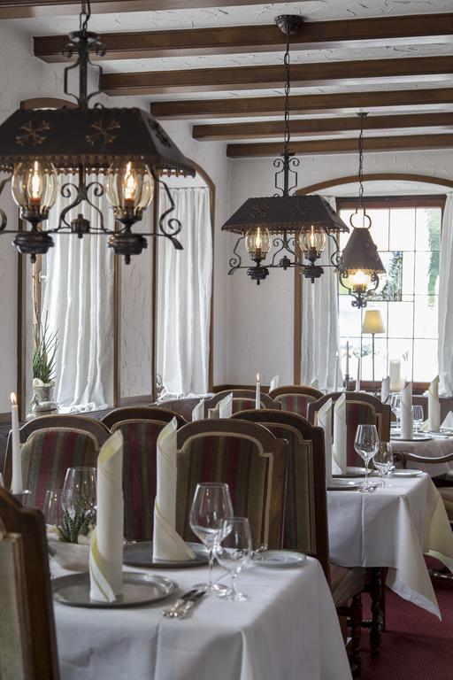 Hotel-Restaurant Arneggers Adler Tiefenbronn Eksteriør billede